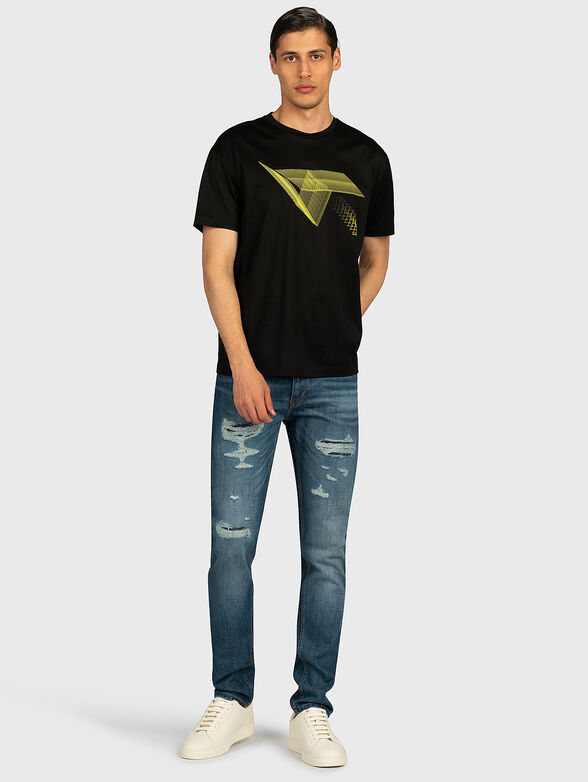 Black t-shirt - 4