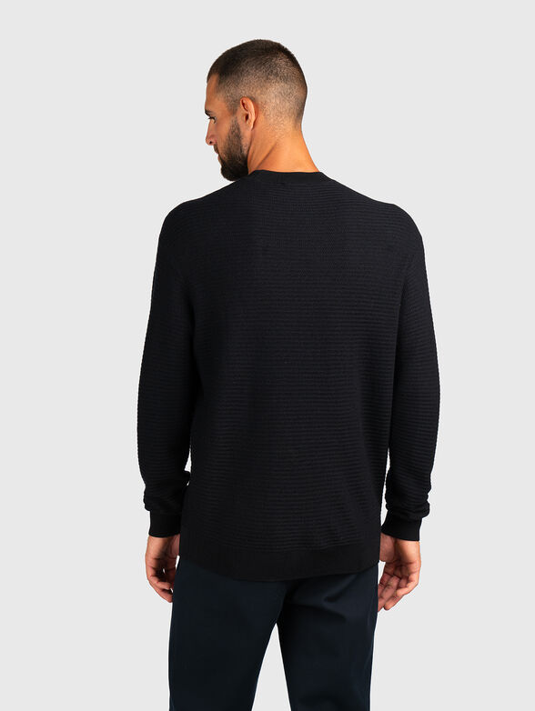 Wool sweater with oval neckline - 3