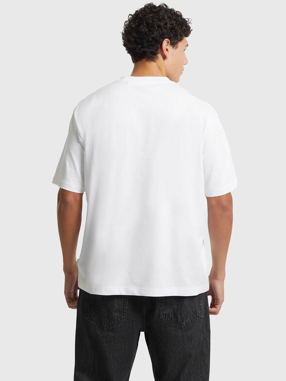 Oversized T-shirt with round neck - 3