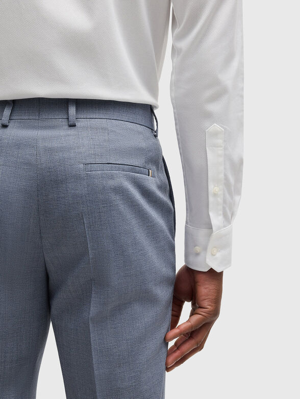 Trousers with crease - 3