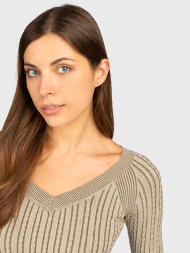 Knitted V-neck sweater - 5