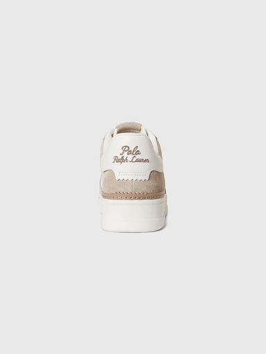 Sneakers with a logo detail - 3