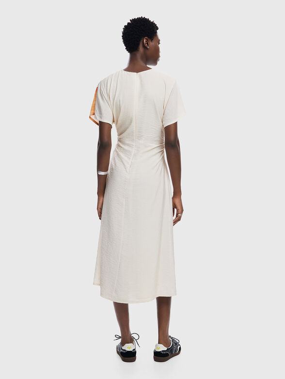 Short-sleeved midi dress with floral print - 2