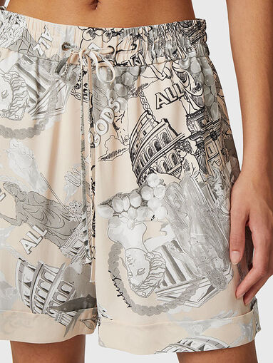 Shorts with contrasting art print - 4