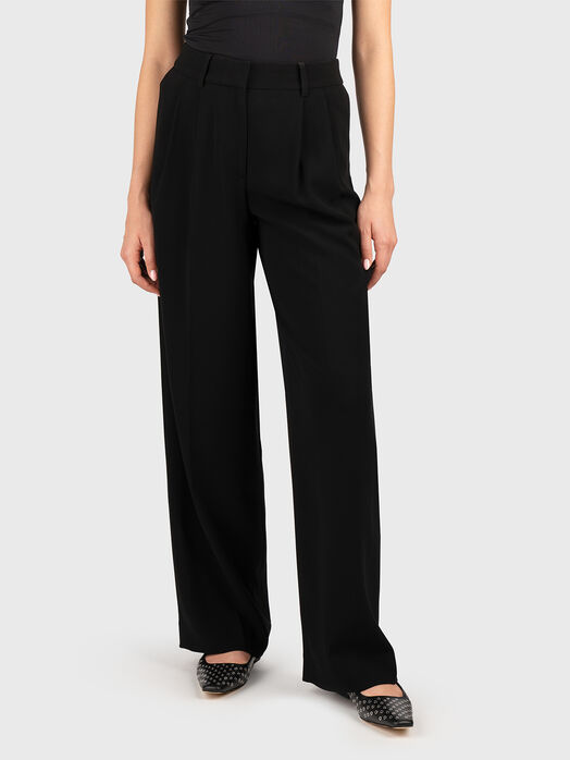 Straight trousers with high waist