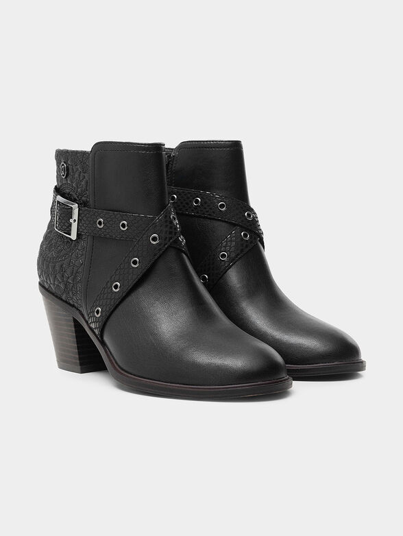 Cowboy boots with embroidered details - 3
