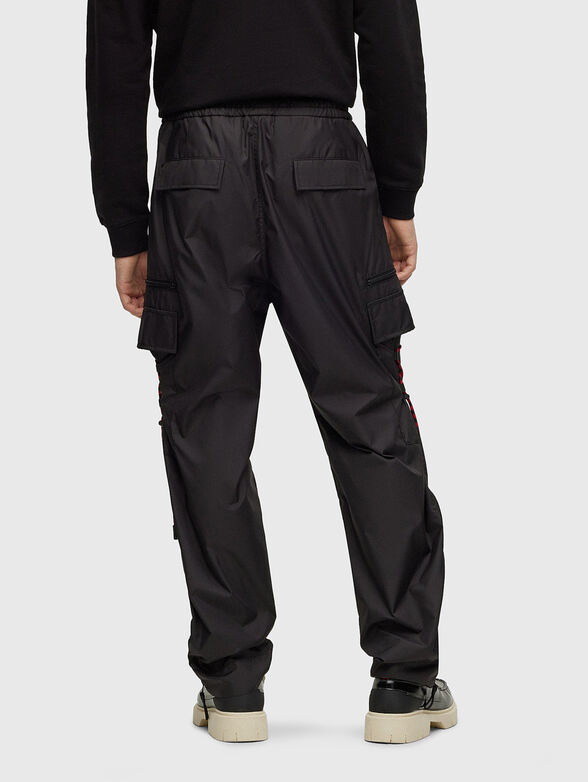 Cargo pants with logo detail - 2