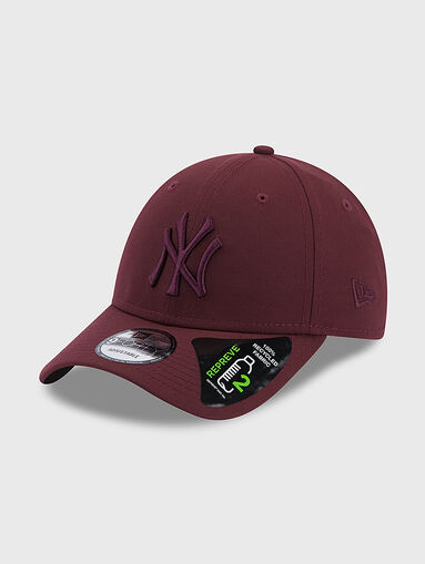 Cap in bordeaux color - 4