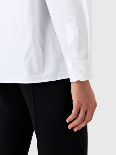 Shirt with accent collar - 4