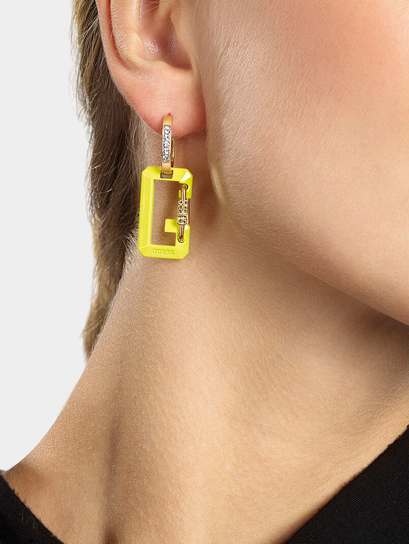 Earrings with logo detail in yellow - 3
