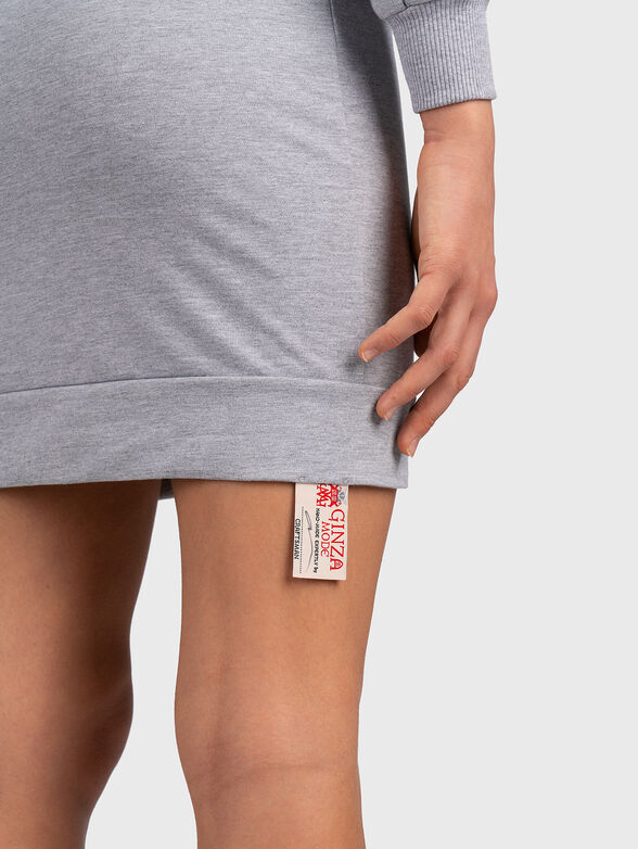 Grey dress with V-neckline - 5