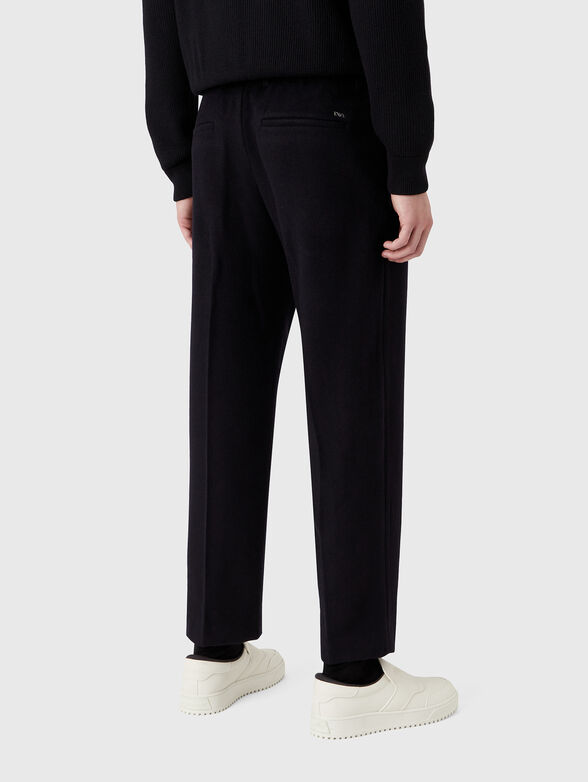 Slim trousers with pockets - 2
