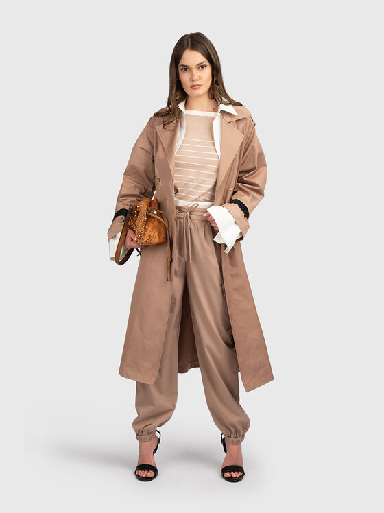 Раиран пуловер със златисти детайли - 2