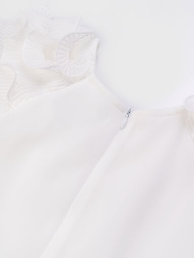 Dress with accent neckline  - 3