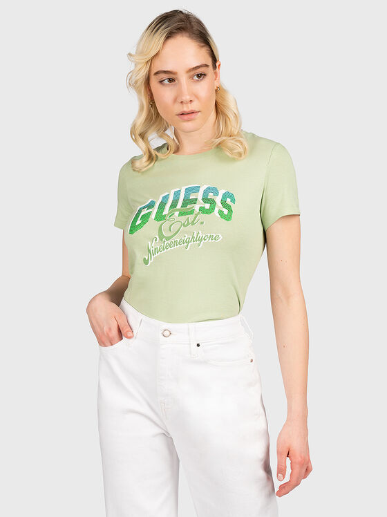 Памучна тениска в зелен цвят с лого акцент - 1