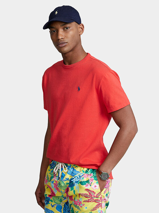 Червена тениска с лого бродерия - 1