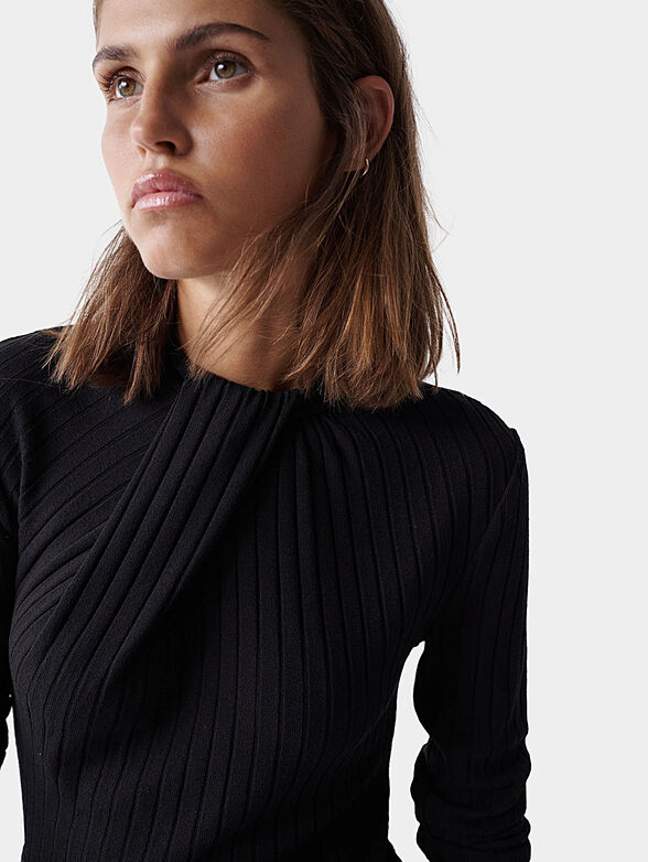 Black sweater with ribbed texture - 4