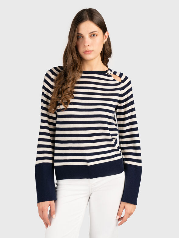 Wool sweater with accent button - 0