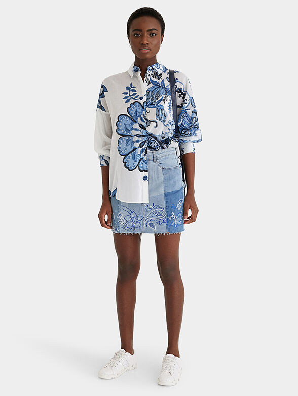 Short denim skirt with embroidery - 3