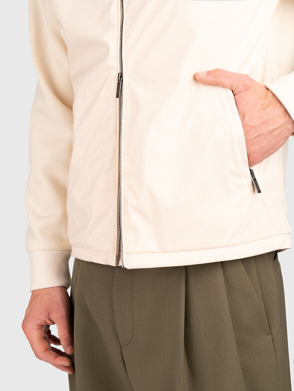 Jacket with removable hood - 5