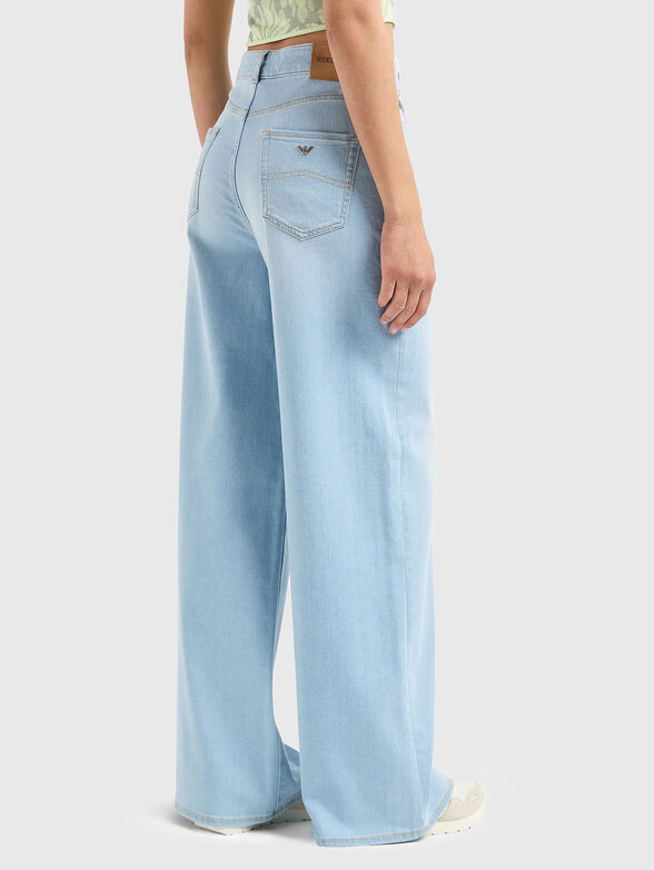 Jeans with wide legs in light blue - 2