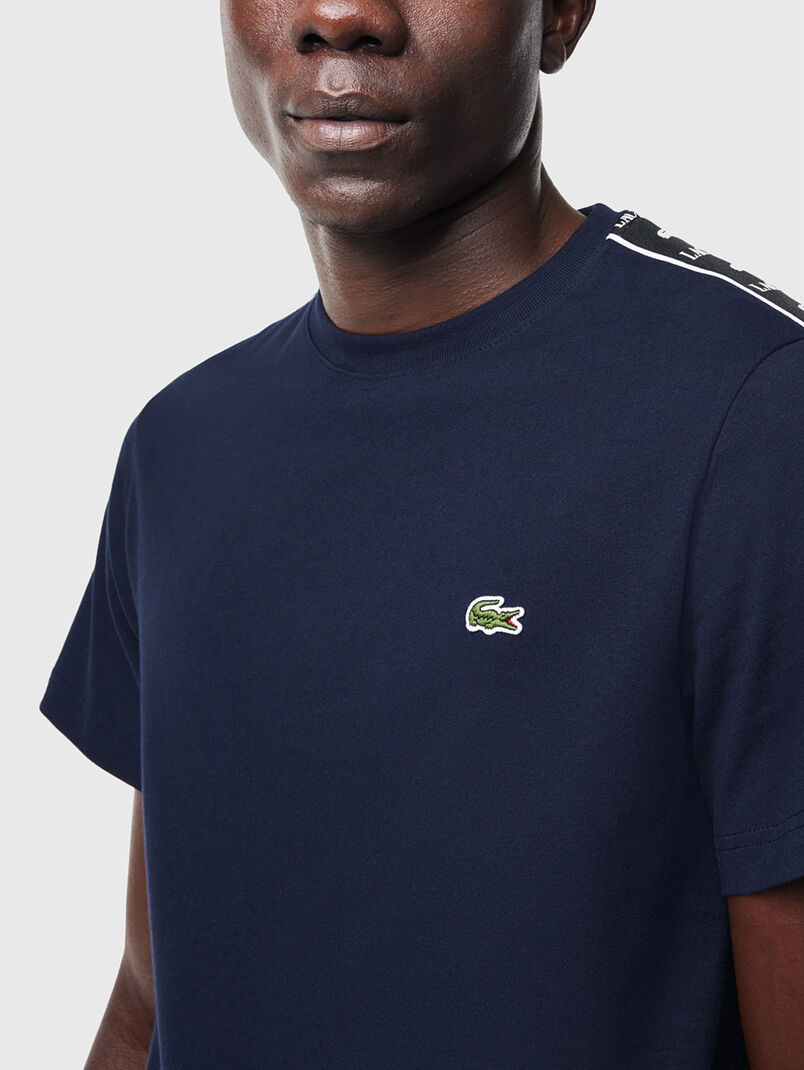 Light blue t-shirt with contrast logo detail - 3