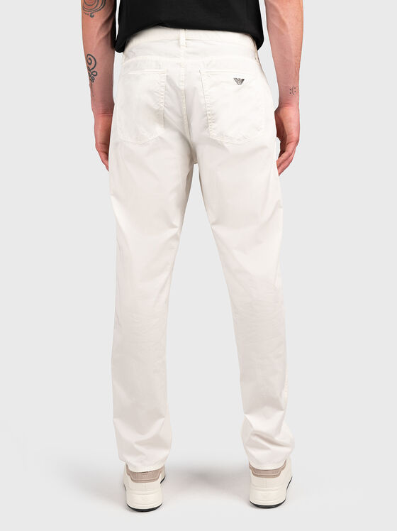 Бели памучни дънки с лого детайл - 2