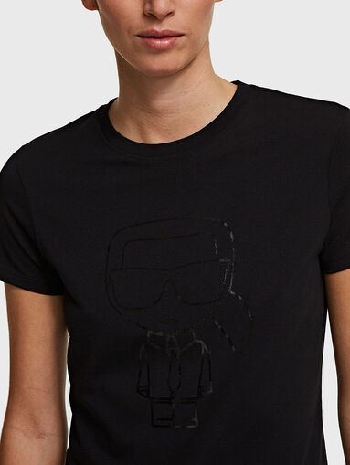 Black cotton t-shirt with sleek logo - 4