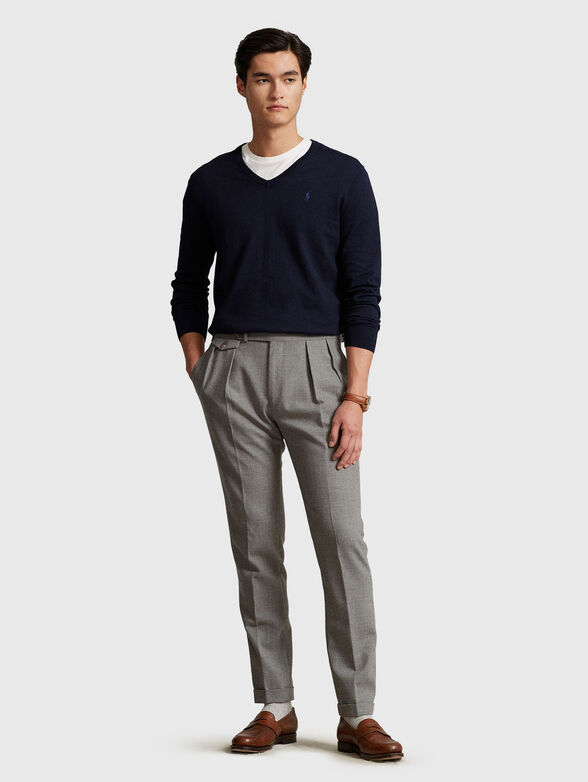 Cotton sweater with V-neck - 2