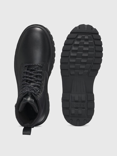 Leather boots with detail - 5