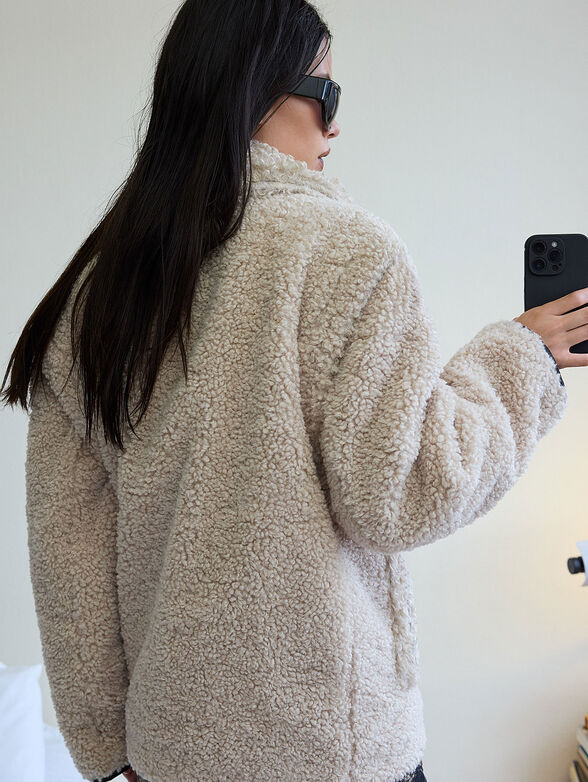 Short fleece jacket with faux leather details - 3