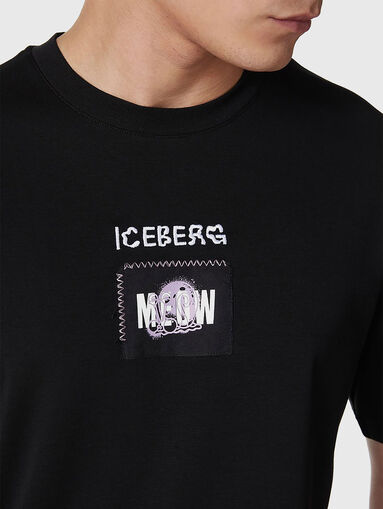 T-shirt with oval neckline - 4