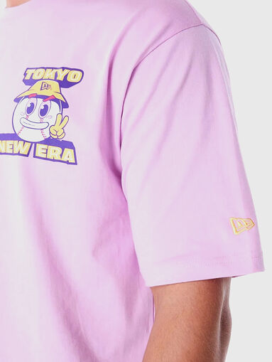 Pink t-shirt with a print on the back - 4