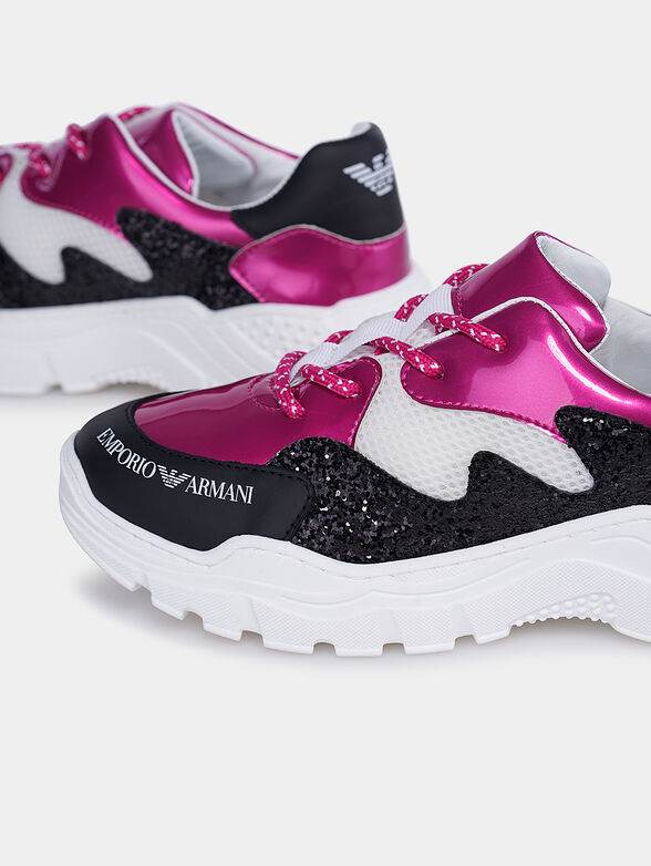 Sports shoes with shiny details - 4