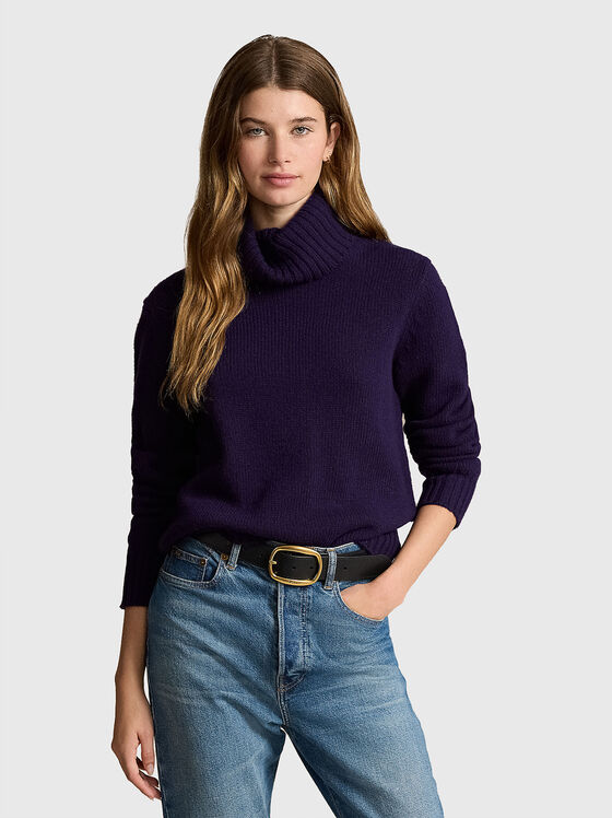 Вълнен пуловер с поло яка в лилав цвят - 1