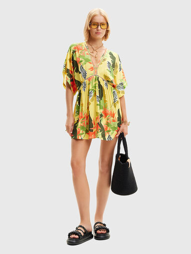 Beach dress with tropical print - 5