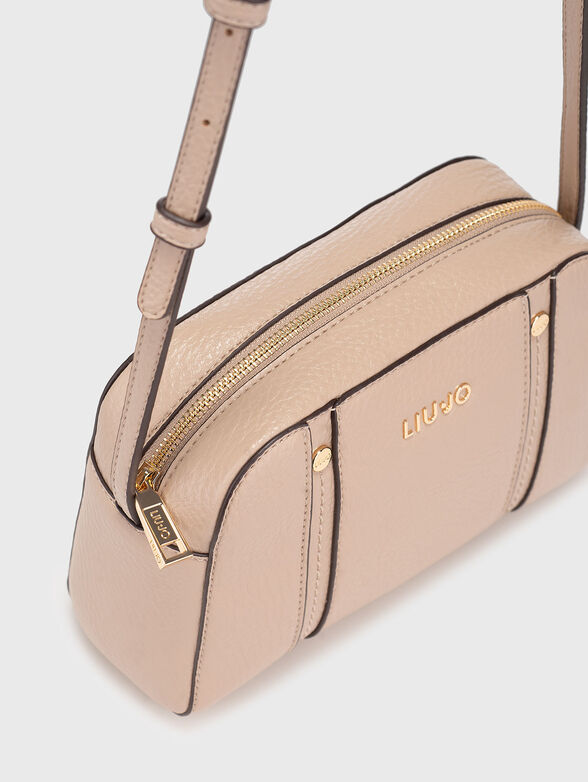 Crossbody bag with gold details - 5