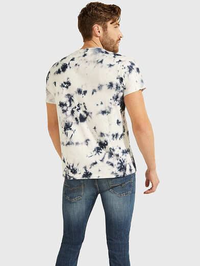T-shirt with contrasting tie-dye print - 4