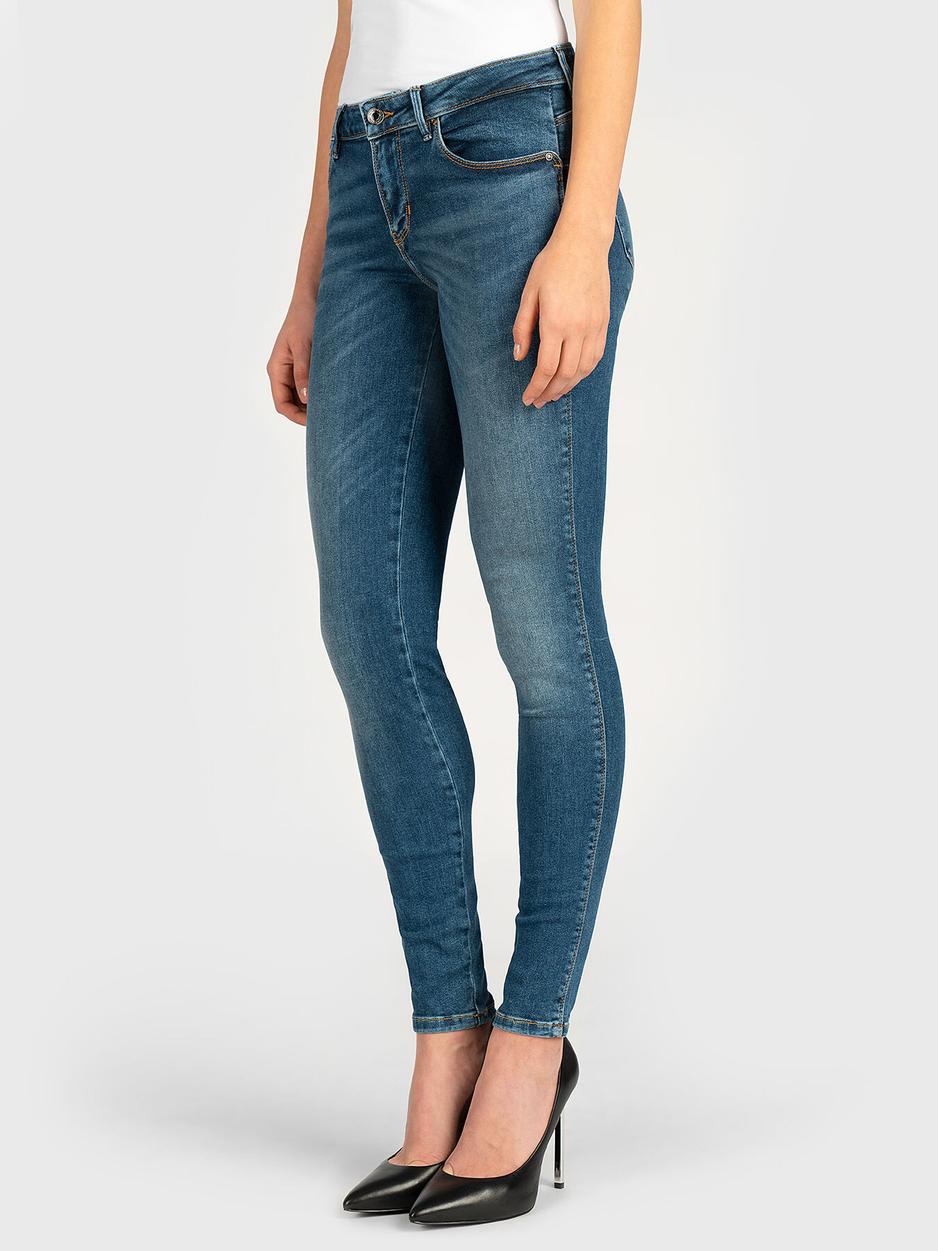 CURVE X Jeans brand GUESS Globalbrandsstore en