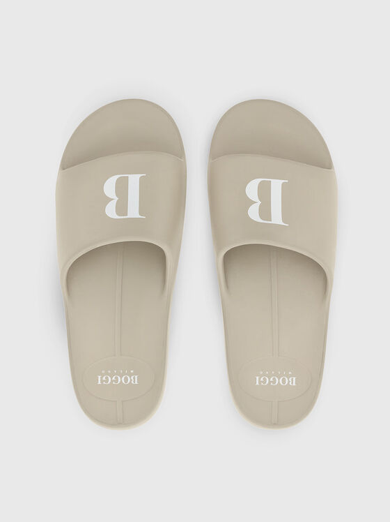Beach slippers with a logo detail - 2