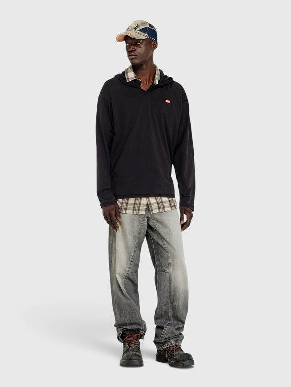Blouse with a V-neck and a hood - 2