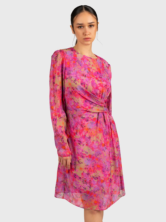 Многоцветна рокля с набран детайл - 1