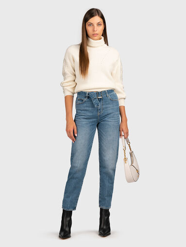 Jeans with washed effect and belt - 5