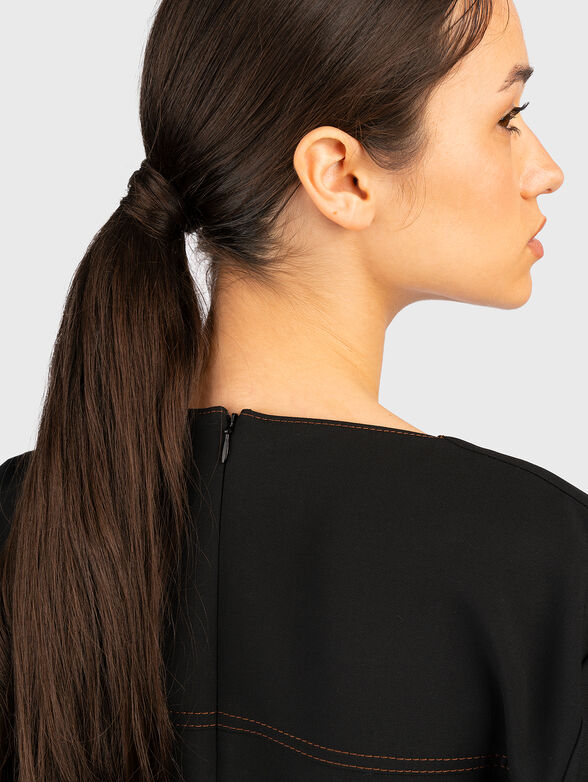 Mini dress with V-neckline - 3