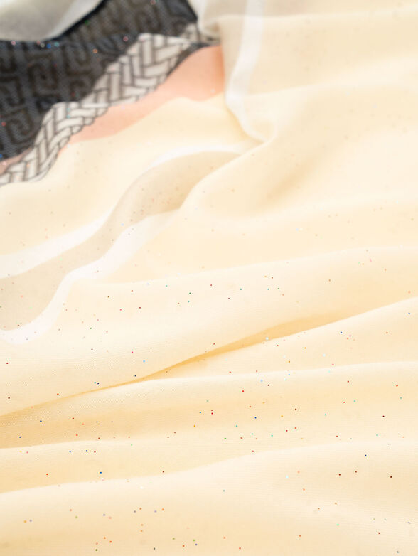 Square scarf with print - 4