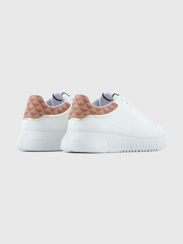 Sports shoes with contrasting detail - 3