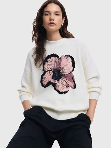 Sweater with floral embroidery - 5