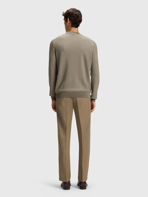 Wool sweater with oval neckline - 3