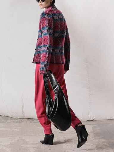 Sweater with oval neckline - 5