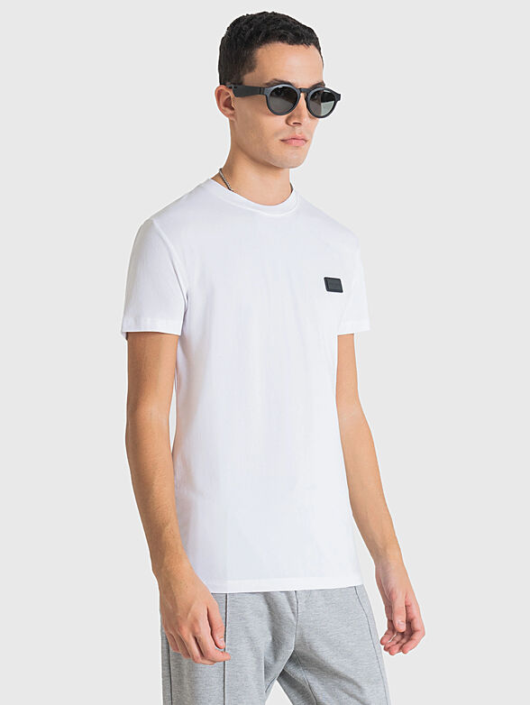Black T-shirt with logo detail - 1